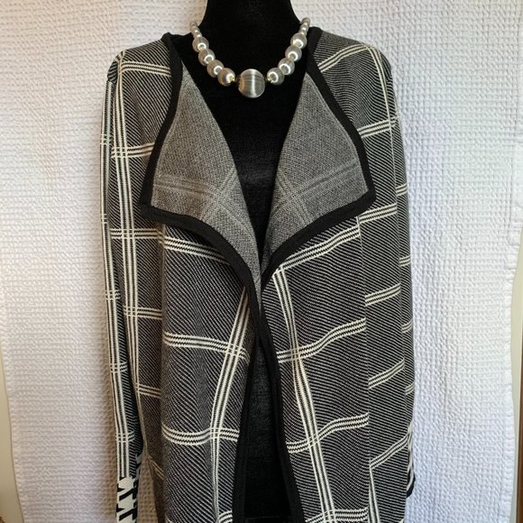 Venus Plaid Houndstooth Cardigan - Picture 1 of 7